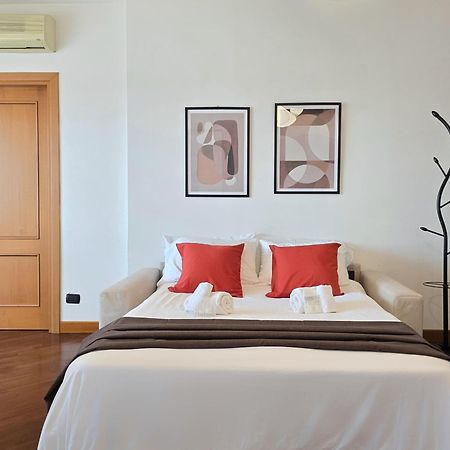 Casa Relax Con Terrazza Panoramica Διαμέρισμα Φιουμιτσίνο Εξωτερικό φωτογραφία
