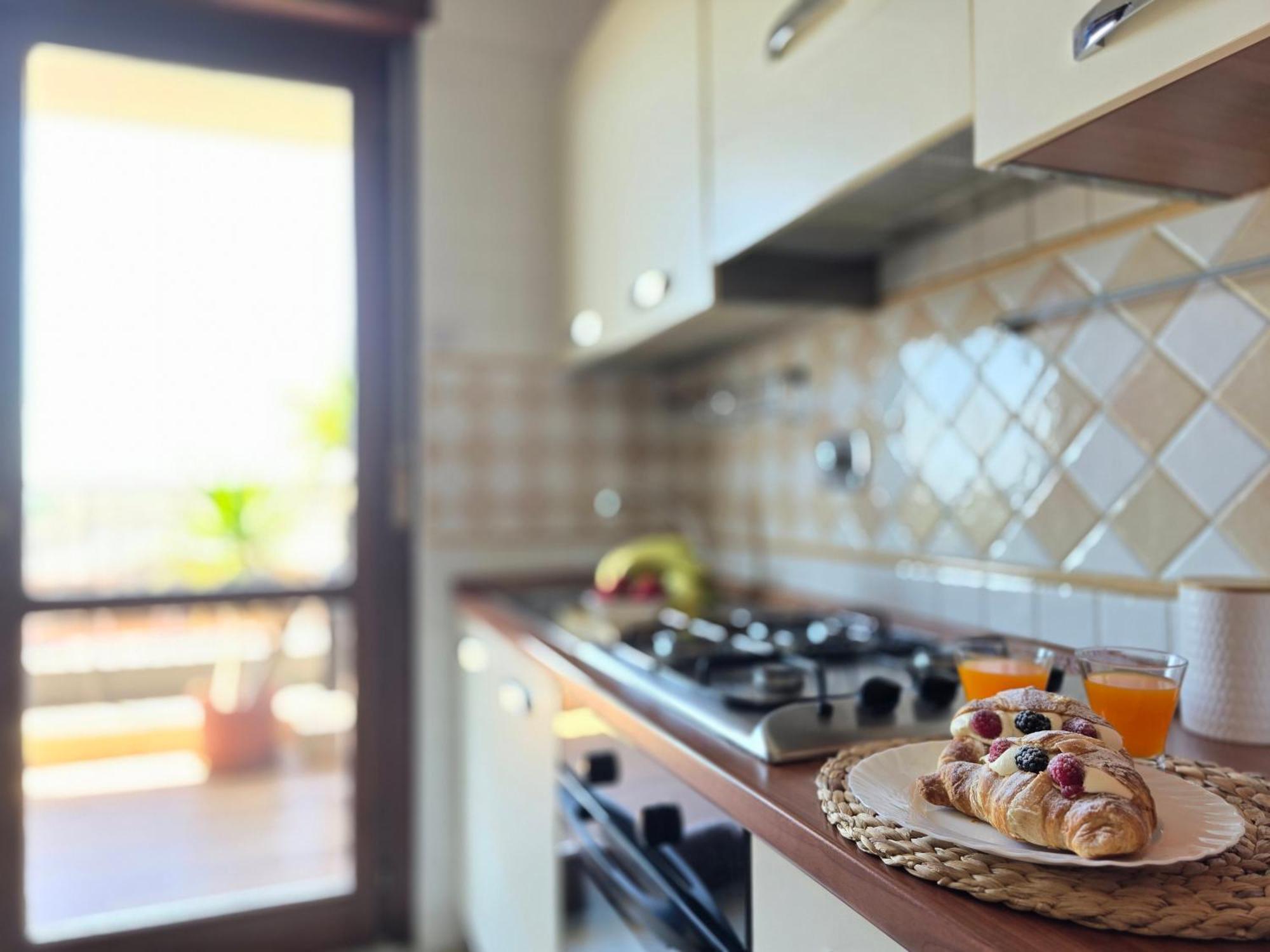 Casa Relax Con Terrazza Panoramica Διαμέρισμα Φιουμιτσίνο Εξωτερικό φωτογραφία