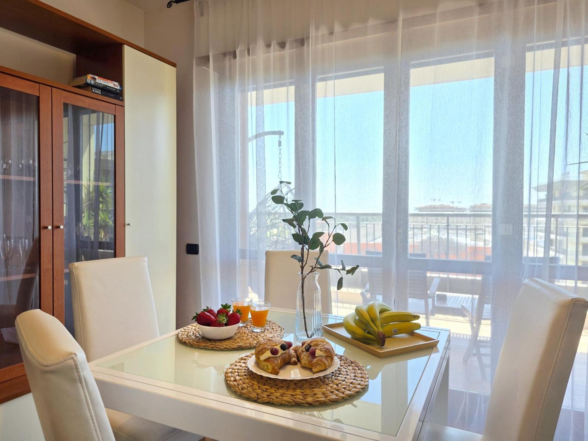 Casa Relax Con Terrazza Panoramica Διαμέρισμα Φιουμιτσίνο Εξωτερικό φωτογραφία